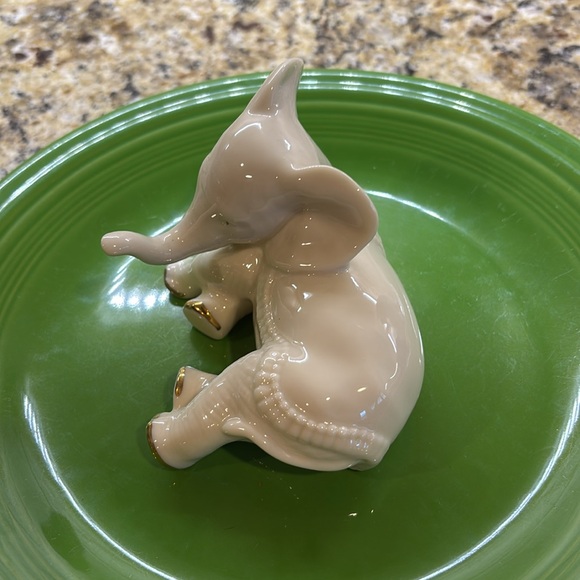 Lenox elephant - Picture 2 of 5